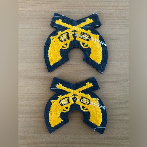 RCMP marksmanship badges - Picture 2 of 2